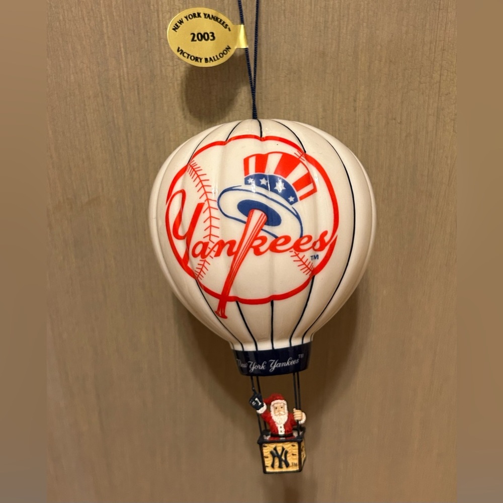 Danbury Mint NY Yankees HOT air balloon collectible ornament 2003
